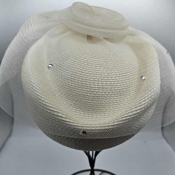 Vintage Pillbox Hat with Netting and Rhinestones - Picture 3 of 16